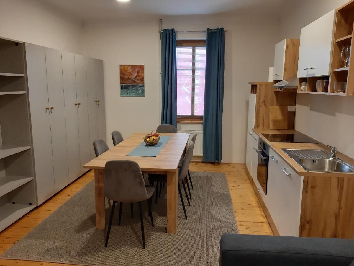 Triglav Apartment House Kranj Bagian luar foto